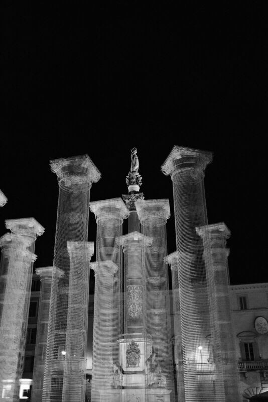 Wire Columns, Piazza Mignanelli